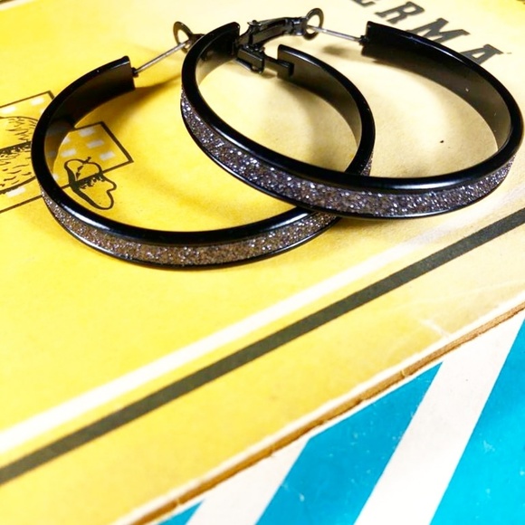 Alquimia Jewelry - PAVE  MEDIUM BLACK DIAMOND HOOP EARRINGS